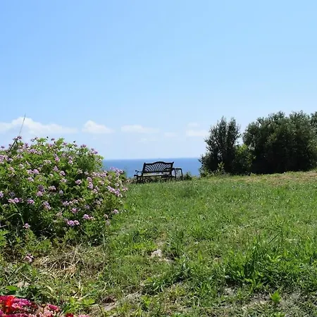 Traditional House Near The Sea Hébergement de vacances *