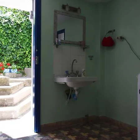 Traditional House Near The Sea * Platana