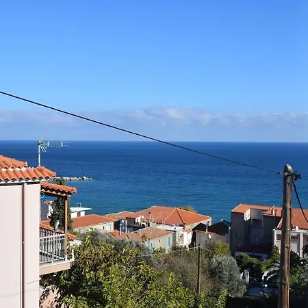 Traditional House Near The Sea Platana