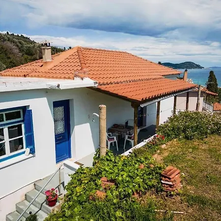 Traditional House Near The Sea Holiday home Platana